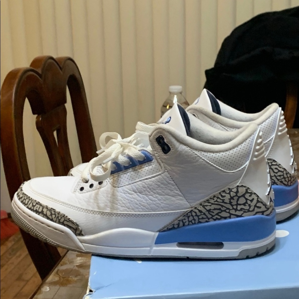 Jordan 3 “UNC” mens 9